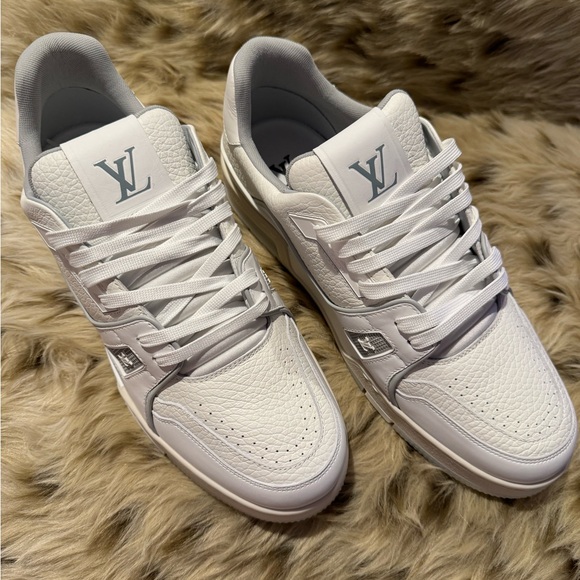 Louis Vuitton LV trainer sneaker #54. Brand New,never worn. Excellent condition - Picture 5 of 12